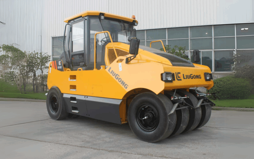 LiuGong 6516E Pneumatic Tire Roller for Asphalt Surface Finishing and Compaction