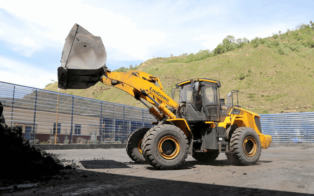 LiuGong 870H MAX Wheel Loader with large bucket operating in heavy-duty loading applications